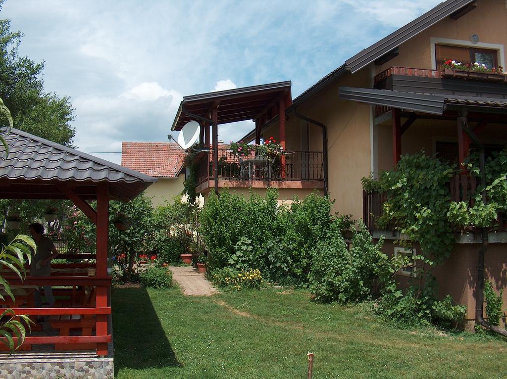 Apartments Ana Smoljanac Exterior photo